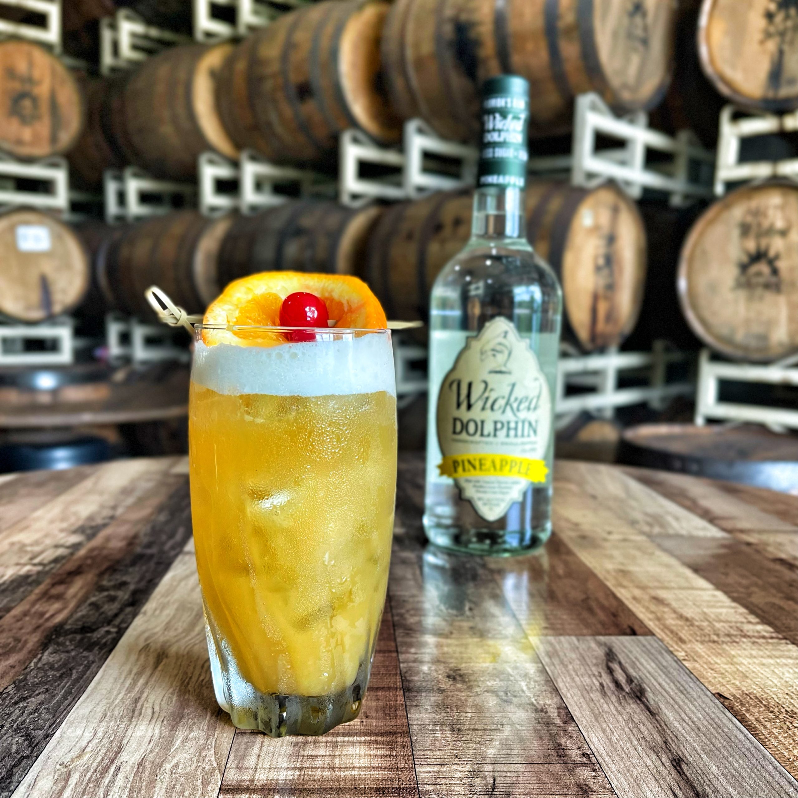 PINEAPPLE DOLPHIN SMASH - Wicked Dolphin Rum